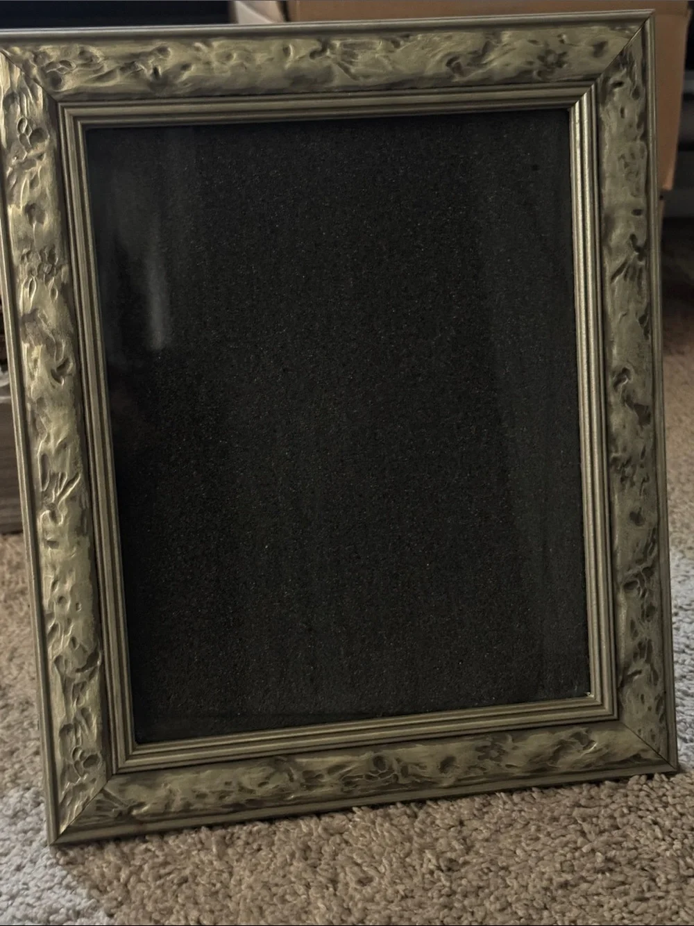 Antique-Style Decorative Picture Frame in Aged Gold